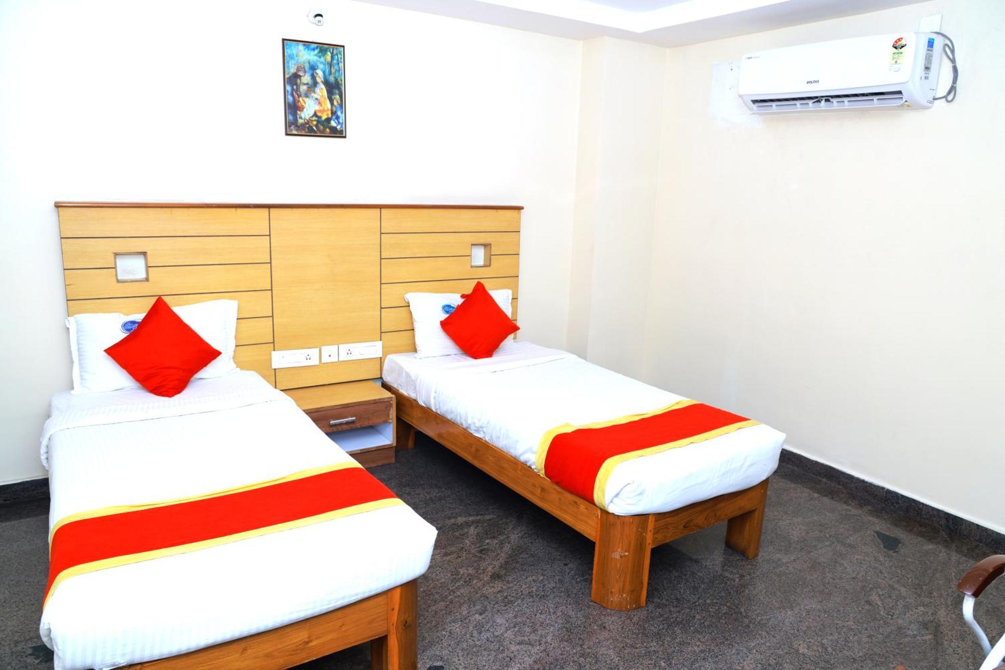 Hotel Way Inn Grand Tirupati Exterior foto