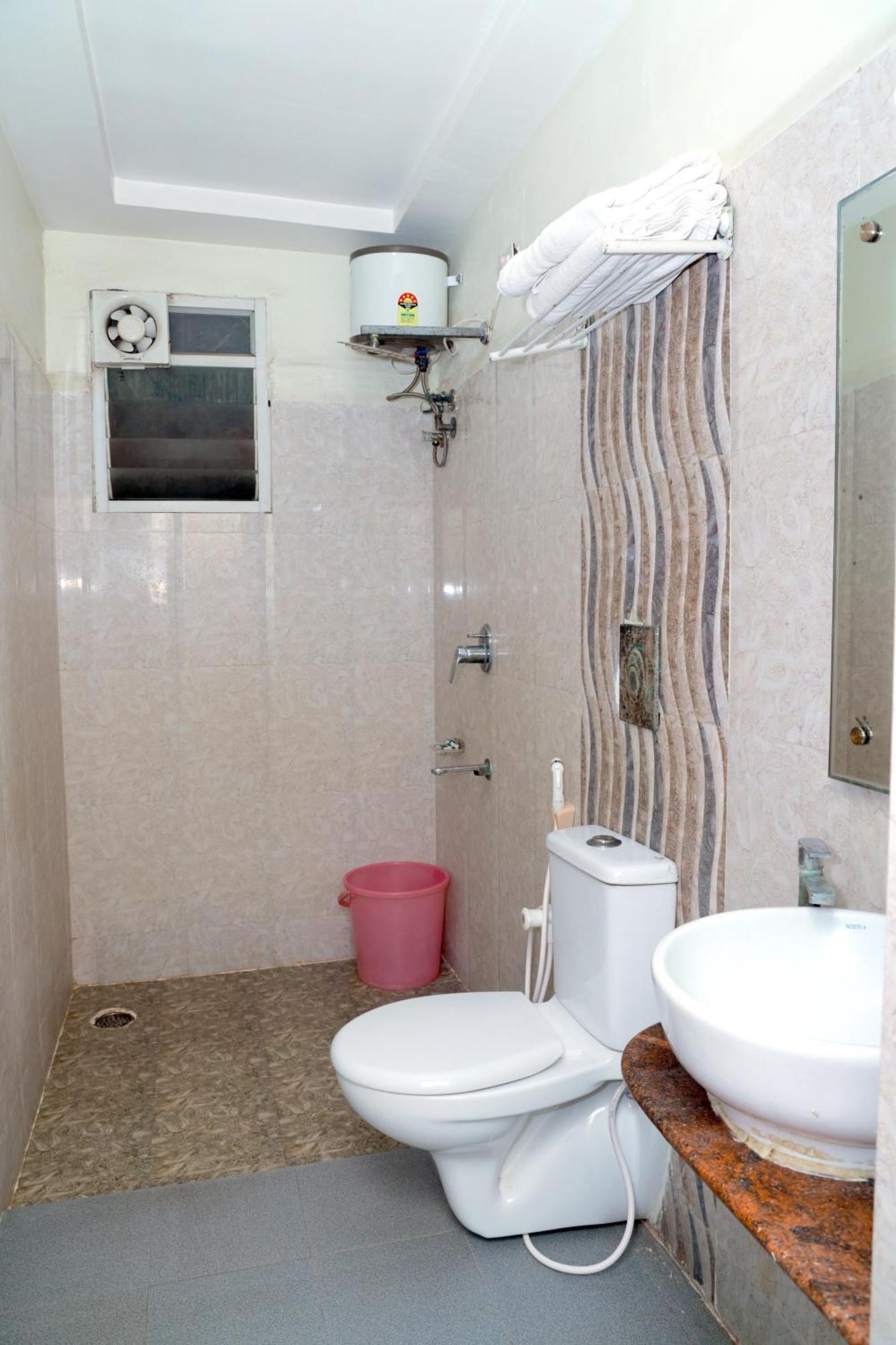 Hotel Way Inn Grand Tirupati Exterior foto