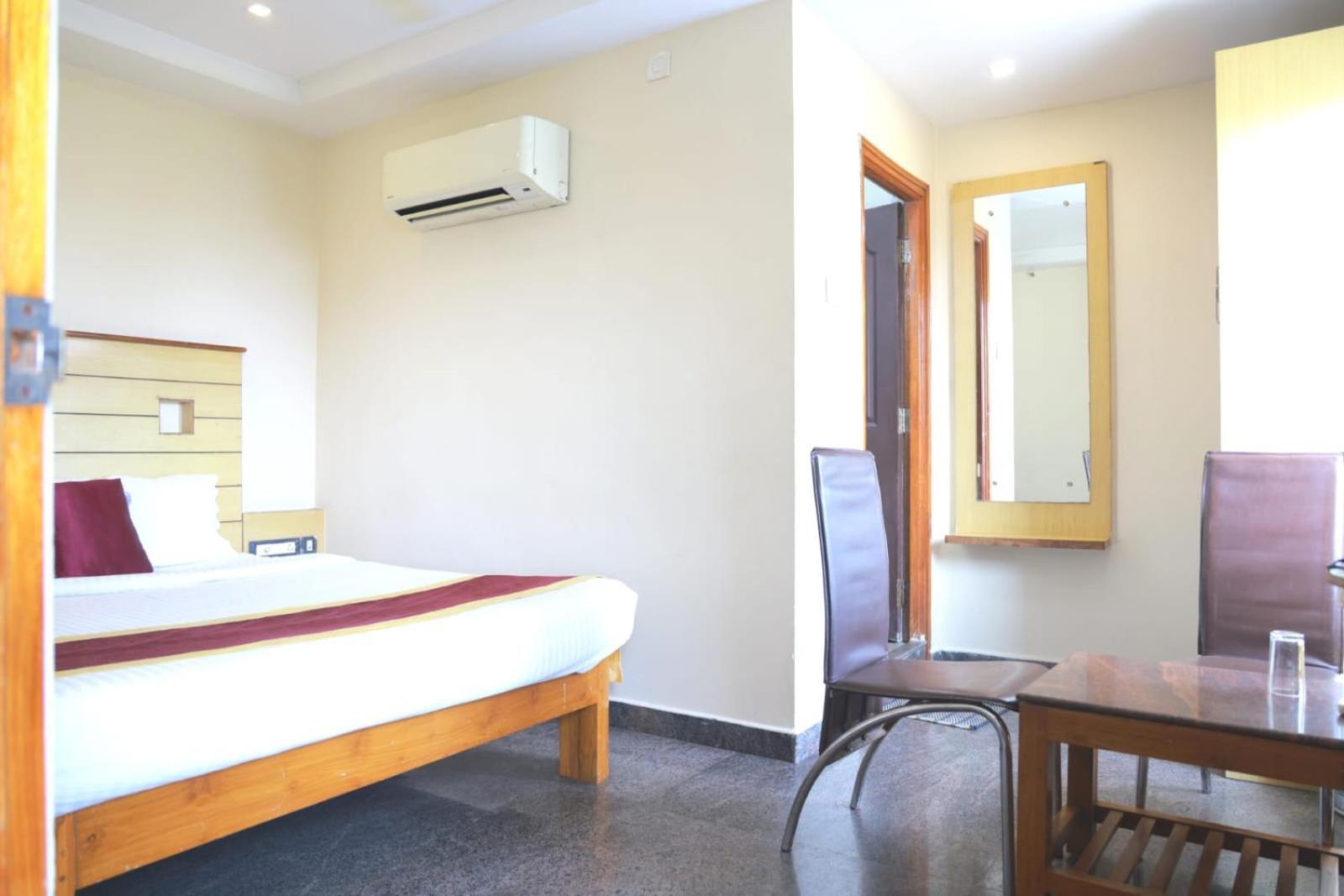 Hotel Way Inn Grand Tirupati Exterior foto