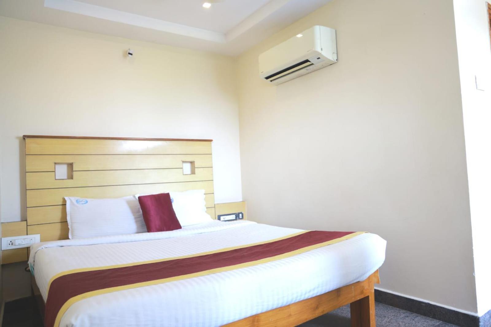 Hotel Way Inn Grand Tirupati Exterior foto